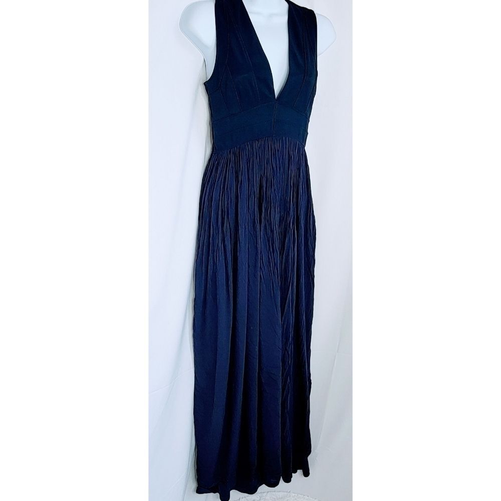 Lulu's Navy Blue Sleeveless V-Neck Crinkle Fabric Maxi Dress - X-Small
